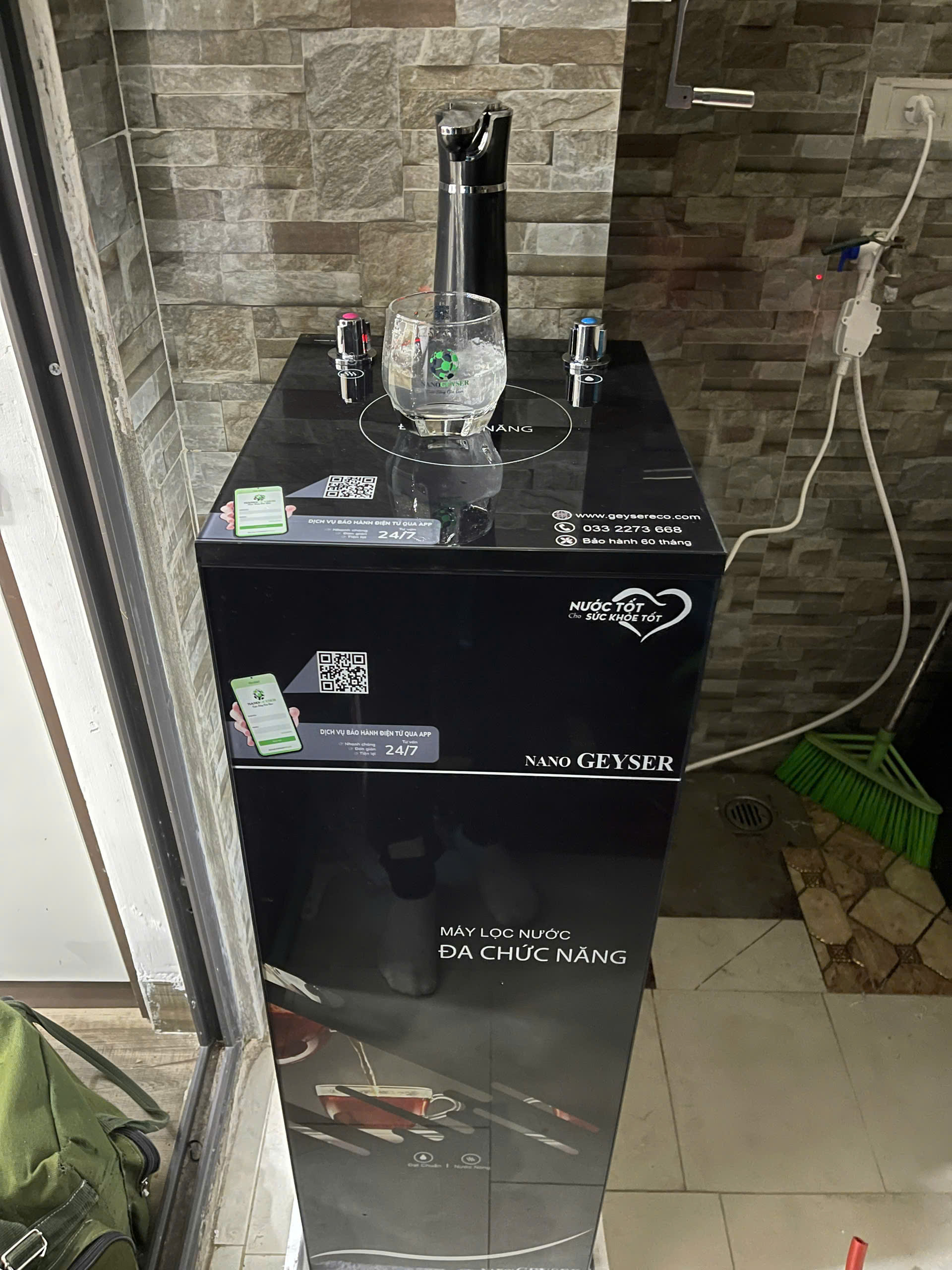 Góc tư vấn: nên mua máy lọc nước nóng lạnh hay thường